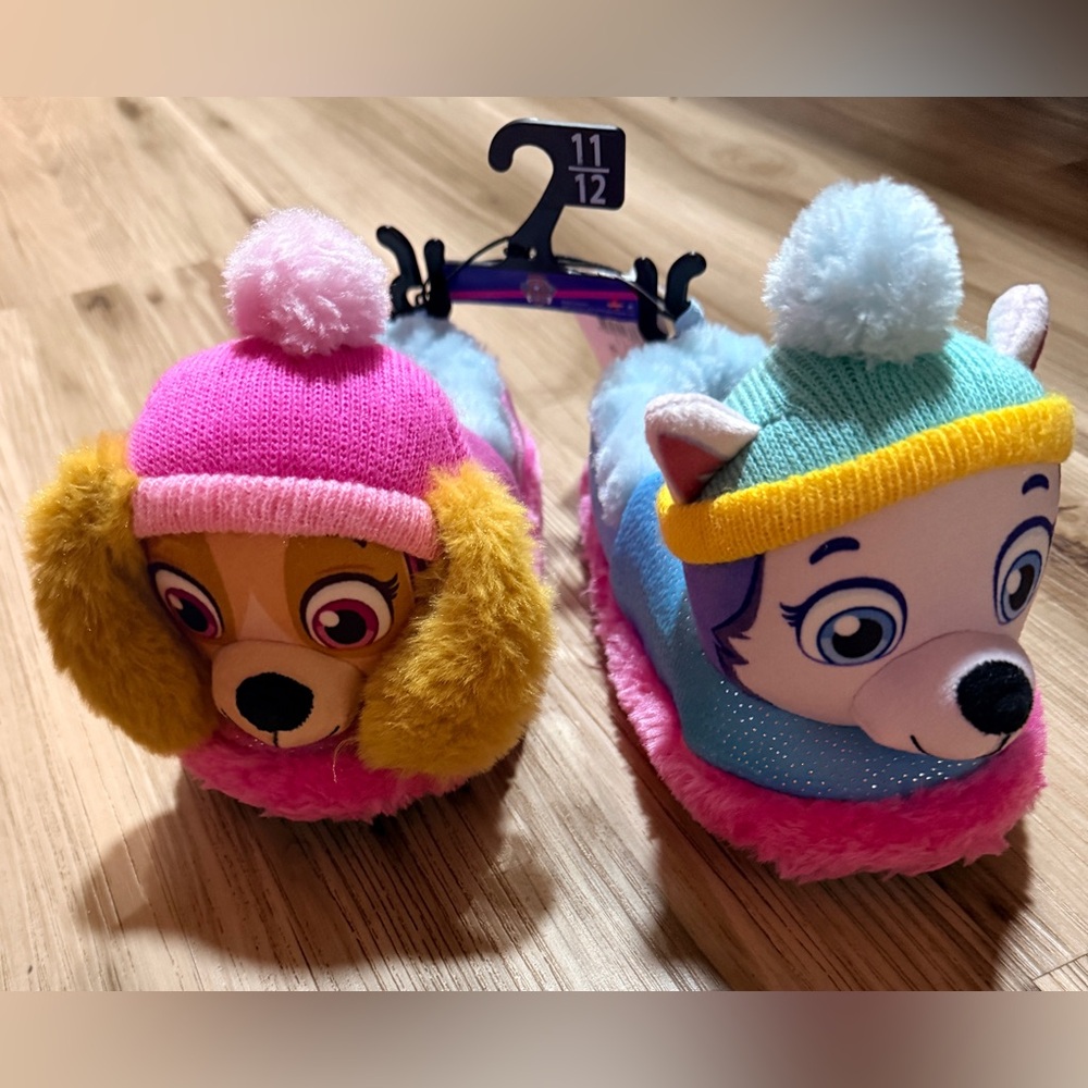 PAW Patrol Toddler Girls' Slippers feature Skye and Everest from the Nickelodeon